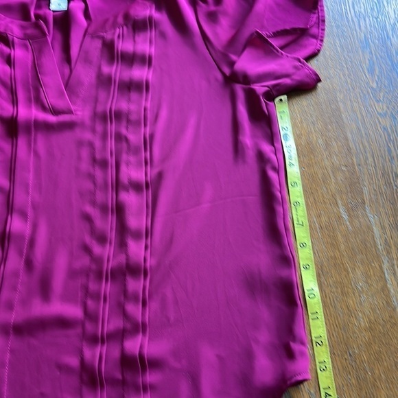 Liz Claiborne size M top plum color lightweight fabric front pleats short sleeve - Picture 8 of 11